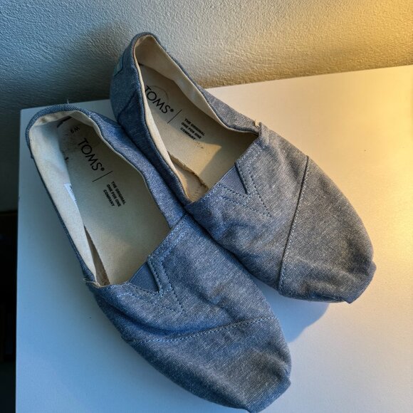 Toms Shoes - TOMS Blue Chambray Slip-On Shoes Women’s Size 9
